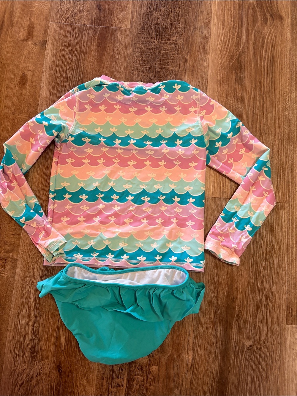 Ruffle Butts Girls Rash Guard Set - Picture 4 of 4